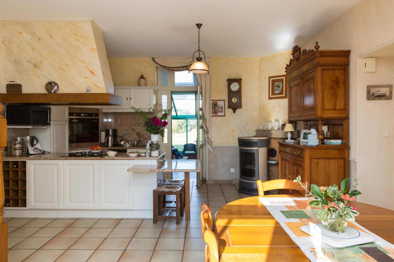 Chambres D'Hotes Du Chalet De Caharet Pipriac ภายนอก รูปภาพ