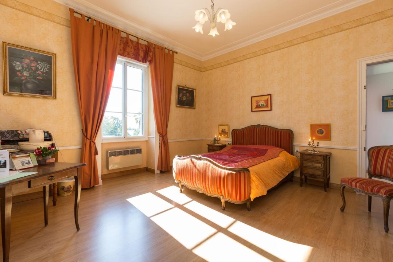 Chambres D'Hotes Du Chalet De Caharet Pipriac ภายนอก รูปภาพ